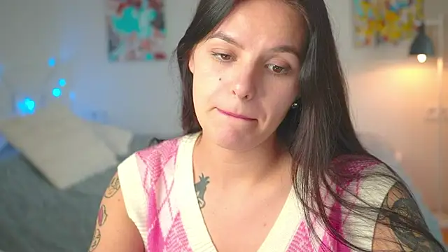 EwelynScott online show from 10/14/25, 01:34