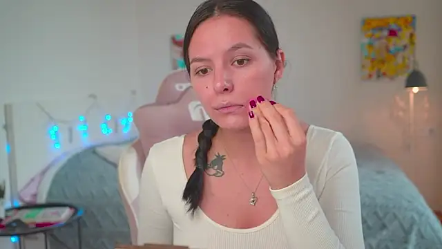 EwelynScott online show from 10/20/25, 10:05