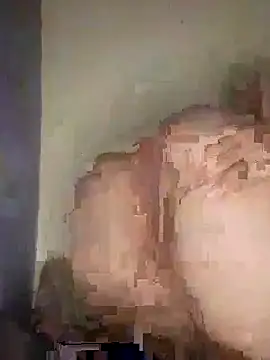 Snapshot of yaraa49 chatting on 10/13/25, 04:07 yaraa49 online show from 10/13/25, 04:07