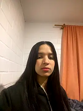 Snapshot of sofia_model chatting on 10/27/25, 04:44 sofia model online show from 10/27/25, 04:44