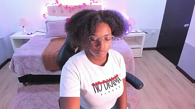 Snapshot of ebony_fantasy2 chatting on 09/23/25, 12:19 ebony fantasy2 online show from 09/23/25, 12:19