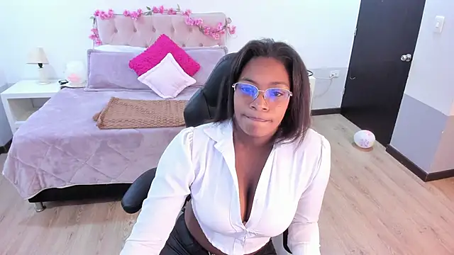 Snapshot of ebony_fantasy2 chatting on 10/28/25, 12:09 ebony fantasy2 online show from 10/28/25, 12:09