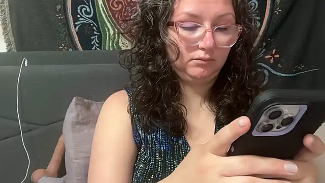 Snapshot of GirlSquirt chatting on 05/17/26, 04:25 GirlSquirt online show from 05/17/26, 04:25