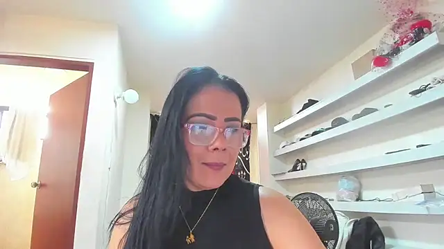 AlicePipper online show from 06/30/26, 08:32