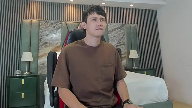 Michael blue online show from 09/18/25, 11:56