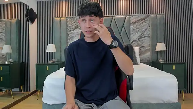 Michael blue online show from 10/15/25, 08:09