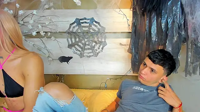 NaughtySweetss online show from 10/27/25, 09:46