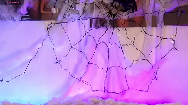 Snapshot of AlysonHuxley_ chatting on 11/02/25, 04:53 AlysonHuxley online show from 11/02/25, 04:53