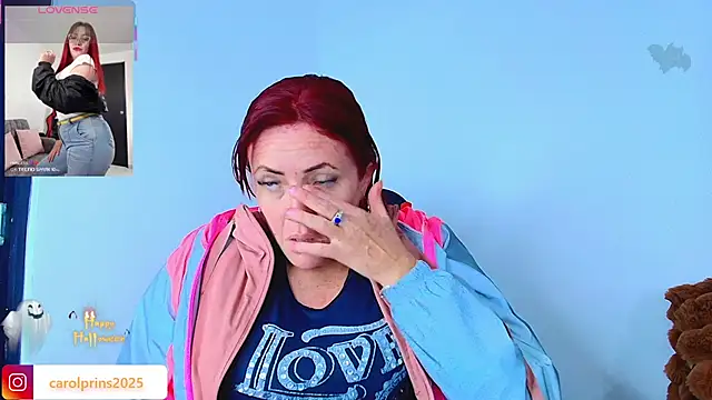 carolinhe  online show from 10/28/25, 07:38