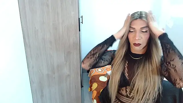 couple vzl online show from 10/11/25, 04:55