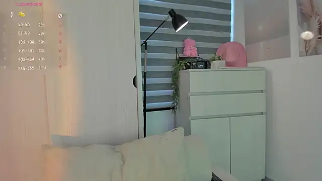 EmmyKenner online show from 09/30/25, 10:53