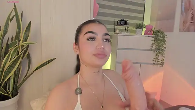 EmmyKenner online show from 07/06/26, 12:02