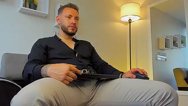 Snapshot of DIMITRI_MASTEER chatting on 11/17/25, 09:53 DIMITRI MASTEER online show from 11/17/25, 09:53