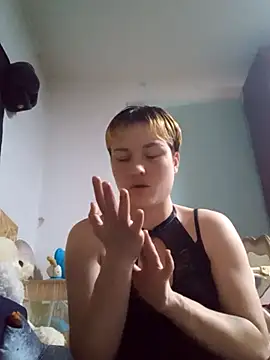 MoonIrene online show from 09/29/25, 02:11