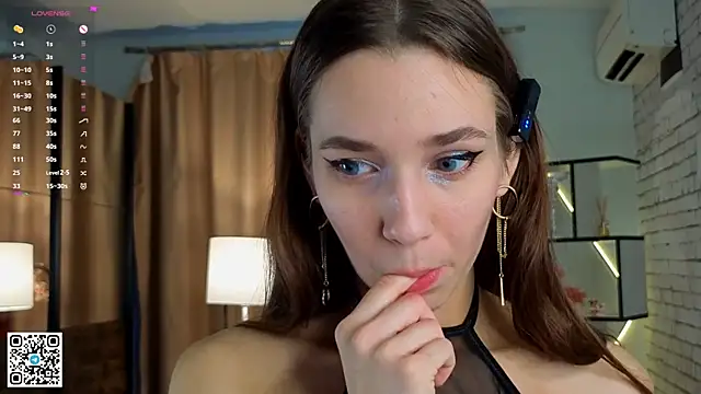 PetraHambelton online show from 09/10/25, 04:23