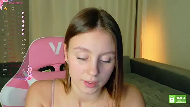 Snapshot of sweet_loopy chatting on 10/10/25, 06:29 sweet loopy online show from 10/10/25, 06:29