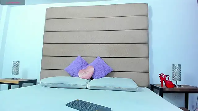 Snapshot of susan_elliot chatting on 11/05/25, 08:09 susan elliot online show from 11/05/25, 08:09