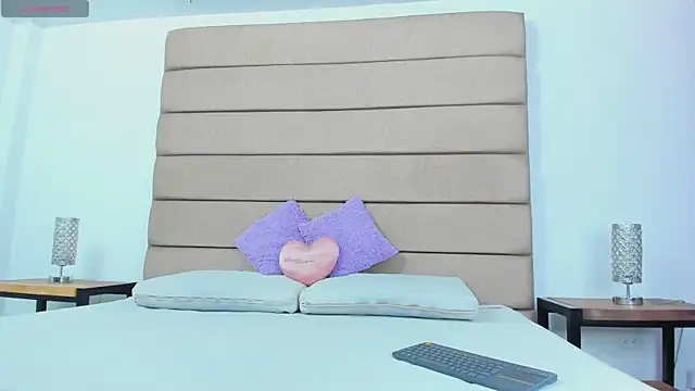 Snapshot of susan_elliot chatting on 11/08/25, 07:45 susan elliot online show from 11/08/25, 07:45