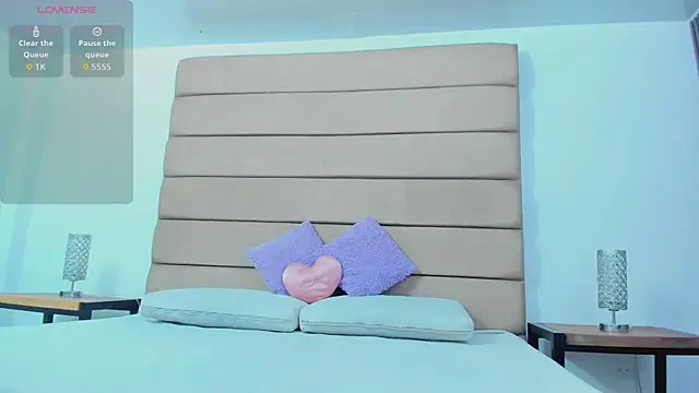 Snapshot of susan_elliot chatting on 11/14/25, 07:45 susan elliot online show from 11/14/25, 07:45