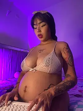 lucialauper  online show from 10/12/25, 01:15