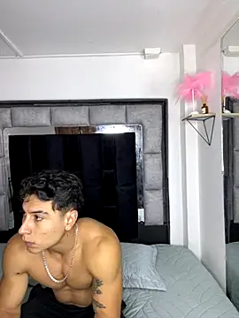 Snapshot of MR_MUSCLE chatting on 11/05/25, 11:54 MR MUSCLE online show from 11/05/25, 11:54