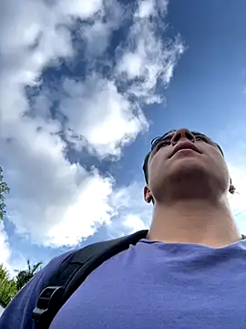 Snapshot of MR_MUSCLE chatting on 11/22/25, 11:42 MR MUSCLE online show from 11/22/25, 11:42