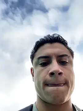 Snapshot of MR_MUSCLE chatting on 11/23/25, 11:32 MR MUSCLE online show from 11/23/25, 11:32