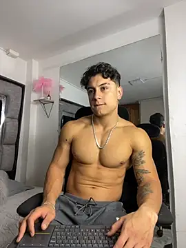 Snapshot of MR_MUSCLE chatting on 12/05/25, 11:52 MR MUSCLE online show from 12/05/25, 11:52