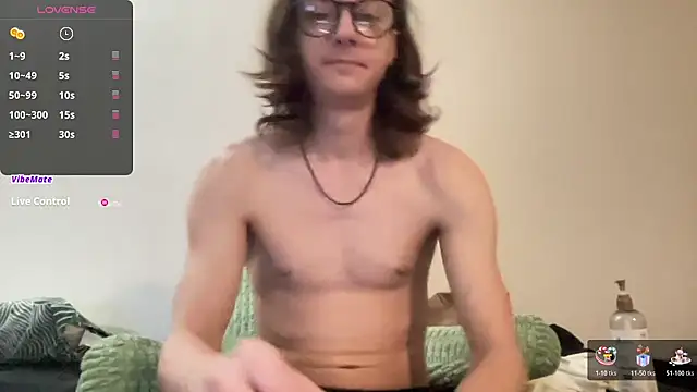 Snapshot of longdickelijah chatting on 11/11/25, 11:10 longdickelijah online show from 11/11/25, 11:10