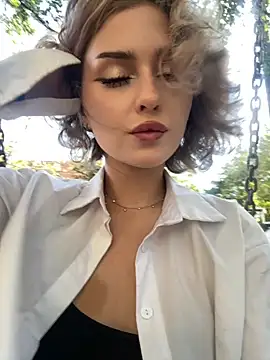 Snapshot of KellyKeler chatting on 09/14/25, 01:10 KellyKeler online show from 09/14/25, 01:10