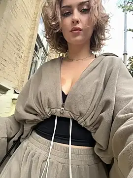 Snapshot of KellyKeler chatting on 09/27/25, 11:59 KellyKeler online show from 09/27/25, 11:59