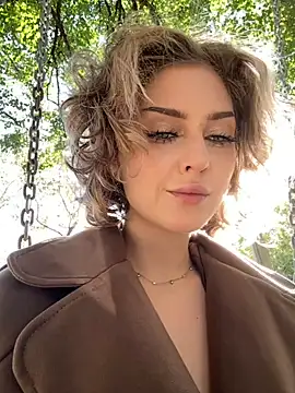 Snapshot of KellyKeler chatting on 09/28/25, 11:37 KellyKeler online show from 09/28/25, 11:37