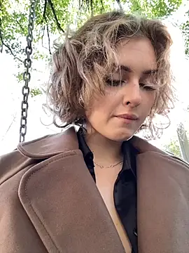 Snapshot of KellyKeler chatting on 10/01/25, 12:22 KellyKeler online show from 10/01/25, 12:22