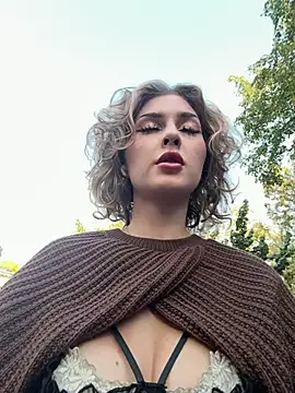 Snapshot of KellyKeler chatting on 10/08/25, 01:53 KellyKeler online show from 10/08/25, 01:53