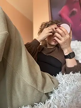 Snapshot of KellyKeler chatting on 10/23/25, 10:36 KellyKeler online show from 10/23/25, 10:36