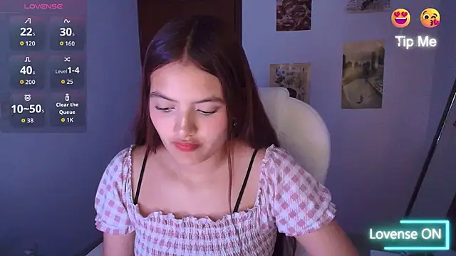 Snapshot of Ema__Rose chatting on 09/11/25, 02:33 Ema Rose online show from 09/11/25, 02:33