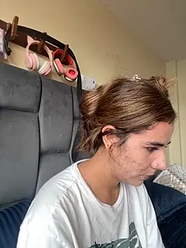 AllieYourGirl online show from 09/20/25, 04:08