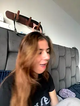 AllieYourGirl online show from 11/06/25, 10:10