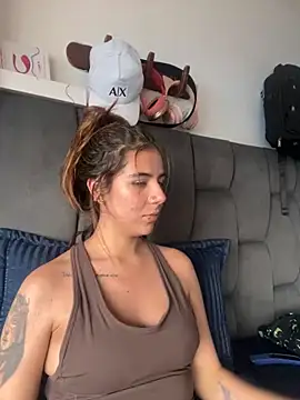 AllieYourGirl online show from 11/11/25, 07:03