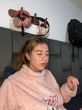 AllieYourGirl online show from 11/14/25, 03:16