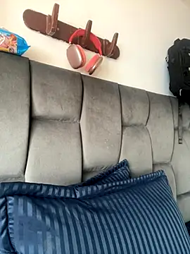 AllieYourGirl online show from 11/14/25, 07:34