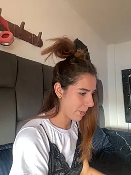 AllieYourGirl online show from 11/24/25, 07:02