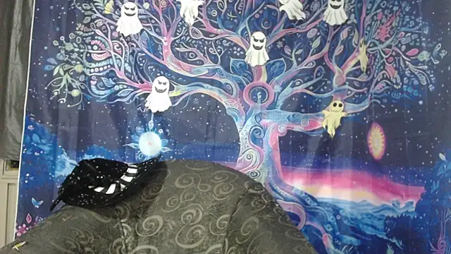 Zafira Mayeers online show from 10/28/25, 05:11