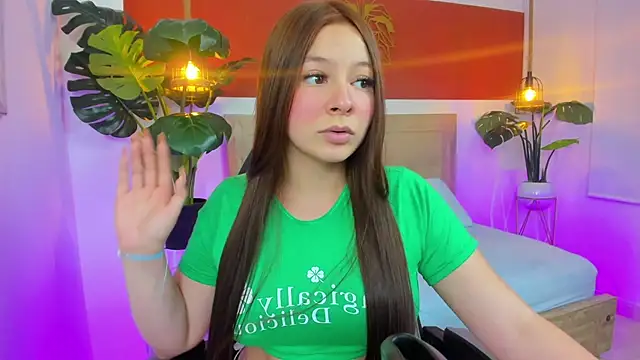 Snapshot of kitty_sweeety_ chatting on 10/08/25, 07:33 kitty sweeety online show from 10/08/25, 07:33