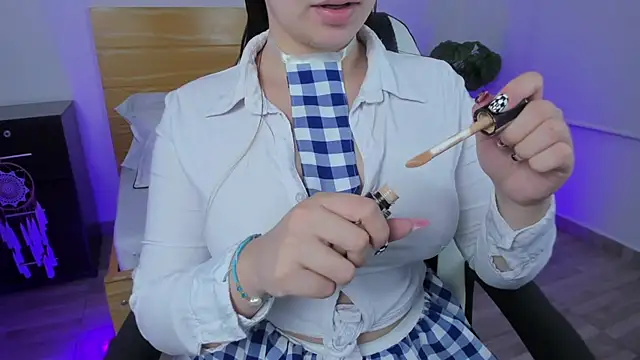 Snapshot of kitty_sweeety_ chatting on 10/29/25, 12:40 kitty sweeety online show from 10/29/25, 12:40