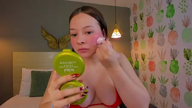 Snapshot of kitty_sweeety_ chatting on 11/24/25, 01:33 kitty sweeety online show from 11/24/25, 01:33