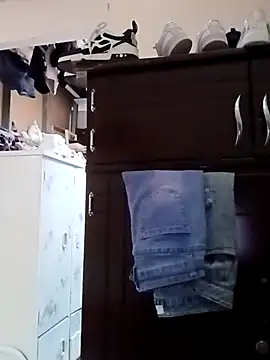 Arii collins1 online show from 09/30/25, 10:04