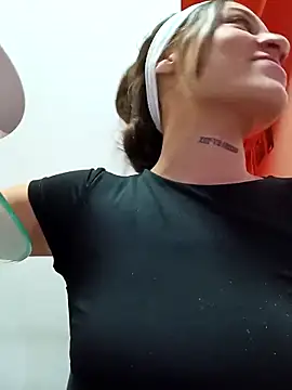 Arii collins1 online show from 12/17/25, 08:59