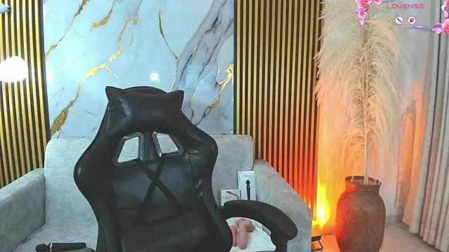 KrystalEvans online show from 09/19/25, 08:20