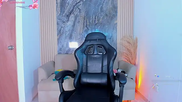 KrystalEvans online show from 09/20/25, 08:54